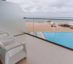 Двухместный номер Делюкс с видом на море 2 отдельные кровати в Grand hotel Anapa