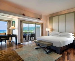 Двухместный люкс Executive двуспальная кровать в Pullman Phuket Karon Beach Resort ex. Hilton Phuket Arcadia Resort
