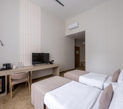 Двухместный номер «ДЕЛЮКС» с двумя отдельными кроватями в Riverside Hotel