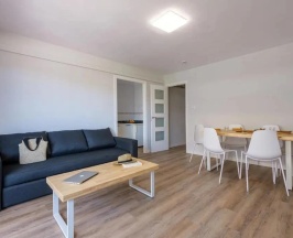 Трёхместные апартаменты Superior c 1 комнатой в Apartamentos California