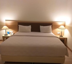 Двухместный номер Deluxe двуспальная кровать в OYO 666 D' Grande Hotel Batam
