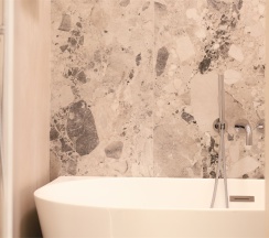 Люкс с видом на крепость и море в Марена