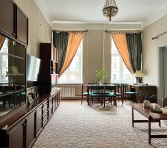 3-комнатная квартира прямо на Невском проспекте, самый центр Петербурга в Rauktis apartments