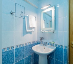 Двухместный номер Standard comfort с балконом 2 отдельные кровати в Шексна