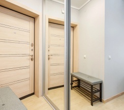 Двухместная студия с балконом двуспальная кровать в Апартаменты Студия Ladgorna на Грушевской 21