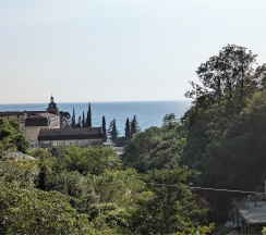 Трехместный Люкс на 3-м этаже с балконом и видом на море и горы в Агава