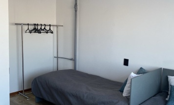 TWIN (№12) - (две раздельные кровати, туалет и душ общий на этаже) в Островок