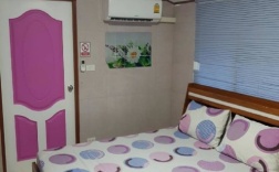 Четырёхместный семейный люкс 2 отдельные кровати в OYO 75352 Hotel Family House And Resort Phetchaburi