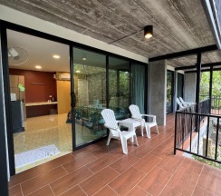 Двухместный номер Deluxe с балконом двуспальная кровать в Ton Pling Khao Lak Villa