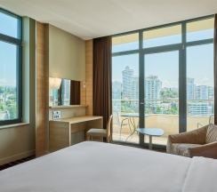 Номер Privilege, c балконом и видом на город - с двуспальной кроватью в Mercure Sochi Centre