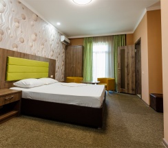 Полулюкс в Мартон Сити