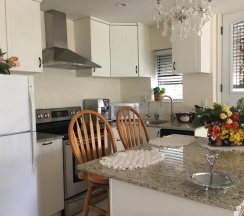 Апартаменты с видом на сад в Diana's Luxury Bed and Breakfast