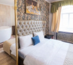 Улучшенный номер с джакузи в East-West