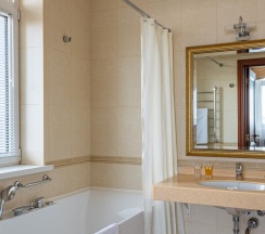 Гранд Люкс Cosmos в Cosmos Petrozavodsk Hotel