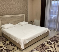 Номер Superior в Gombor