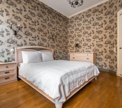 3-комнатные апартаменты улучшенные LetYourFlat “Toscana” гостиная 32м2 в Letyourflat (Лэтюфлэт) на набережной канала Грибоедова 117