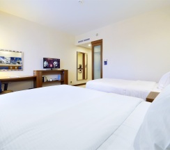 Номер стандарт с двумя односпальными кроватями в Hampton by Hilton