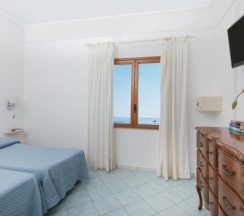 Четырёхместный номер Standard с видом на море в Hotel Pupetto