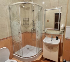 Трёхместный семейный номер Comfort с видом на внутренний двор в Башня