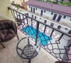 Полулюкс с балконом в Melissa