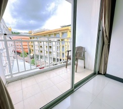 Двухместный номер Deluxe с балконом 2 отдельные кровати в Hotel Baya Patong