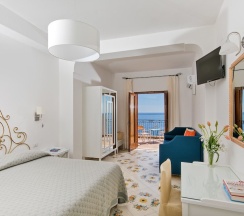 Трёхместный номер Comfort с видом на море в Hotel Pupetto