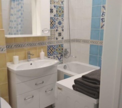 4-местные 1-комнатные апартаменты люкс с 1 двуспальной кроватью в AntoninaApartments (АнтонинаАпартментс) на улице Крылова