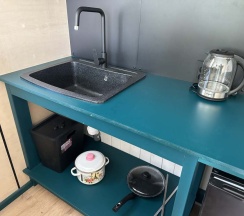 Двухместный Дом с террасой На берегу реки возле пирса с видом на реку двуспальная кровать в Semvoda