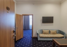 Senior Suite with balcony в Central City