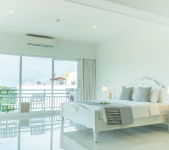Люкс с балконом в Cera Resort Chaam