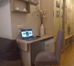 Люкс | Балерина (2+1) с высокой кроватью (180 см)  и односпальным диванчиком в Veneta rooms guesthouse