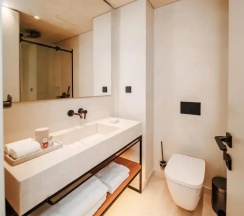 Двухместный номер Magnolia Superior с балконом (двуспальная кровать) в M Boutique Hotel - Designed for Adults