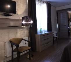 ЛЮКС с большой двуспальной кроватью в Софийские вершины