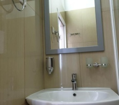 Двухместный номер Superior 2 отдельные кровати в Station Hostel