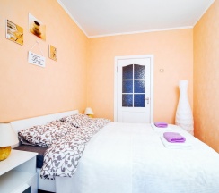 Апартаменты с балконом и с видом на город в Апарт-Отель около ЖД Вокзала