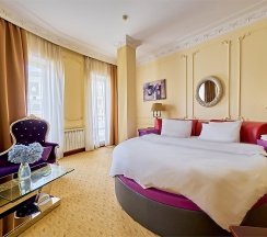 Делюкс с балконом в The Rooms Boutique Hotel