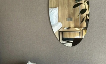 Двухместный номер Стандартный с балконом и с видом на горы через дорогу двуспальная кровать в Prince hotel Gagra