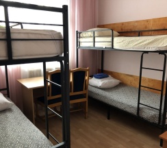 Кровать в общем номере в Домино