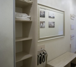 Люкс | Балерина (2+1) с высокой кроватью (180 см)  и односпальным диванчиком в Veneta rooms guesthouse