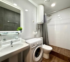 Апартаменты №11 "Семейный Люкс" на мансардном этаже в Саквояж