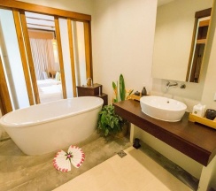 Двухместный номер Deluxe с видом на бассейн двуспальная кровать в Отель Metadee Concept Hotel