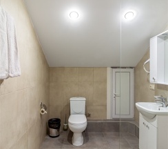 Трехместный номер Deluxe c кроватью размера "King Size" и видом на море в GemstButikHotel