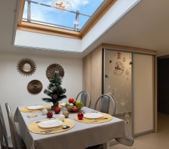 Апартаменты №10 "Люкс" на мансардном этаже в Саквояж