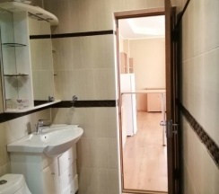 Люкс с 2 комнатами с балконом и с красивым видом из окна в Актай