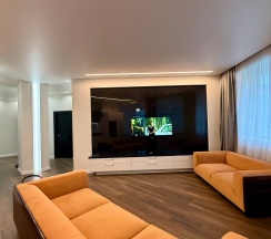 4-х комнатные апартаменты в центре города в Breezko hotel