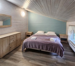 Коттедж "Компания" в Золотая долина