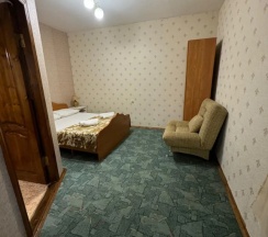 Апартаменты с 3 комнатами в Славный дом