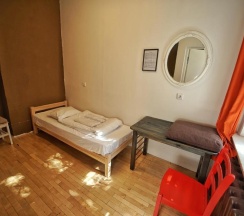 Двухместный номер Economy 2 отдельные кровати в The Monks Bunk Hostel & Bar