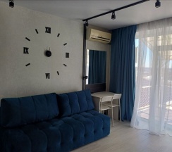 Двухкомнатная студия с кухней, кондиционером и видом на реку в Европа House