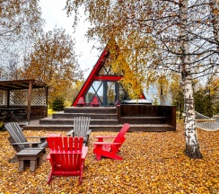 Красный Дом в А у реки